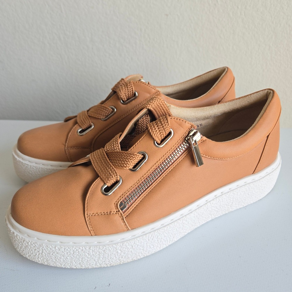 Vaneli Sport Women Tan Leather Platform Sneakers Side Zip Low Top Shoes Size 9N